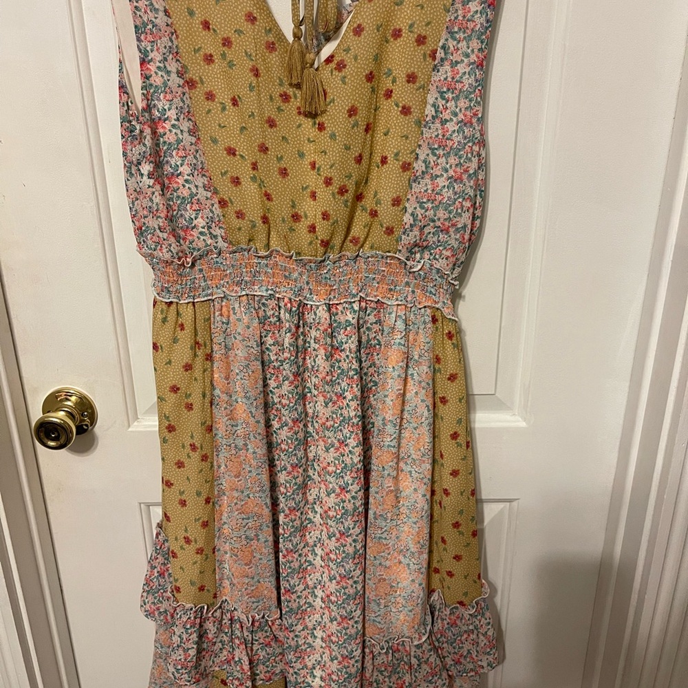 Charming Floral Ruffle Dress - Picture 4 of 6